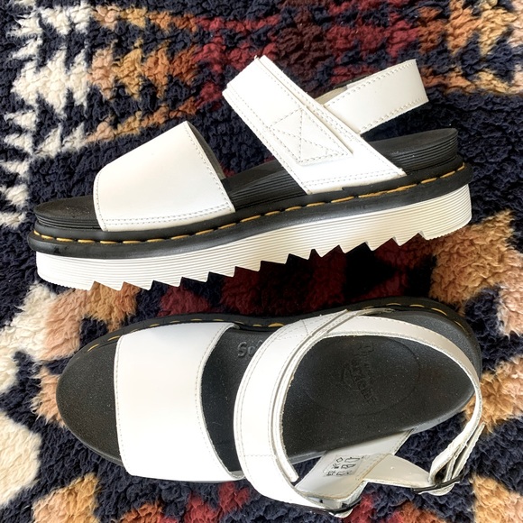NWOT ✨ DR. MARTENS Voss || Women’s White Hydro Leather Strap Platform Sandals - Picture 1 of 5